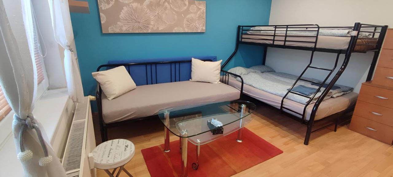 Blue Apartment In City Center, Best Location Bratislava Exteriér fotografie
